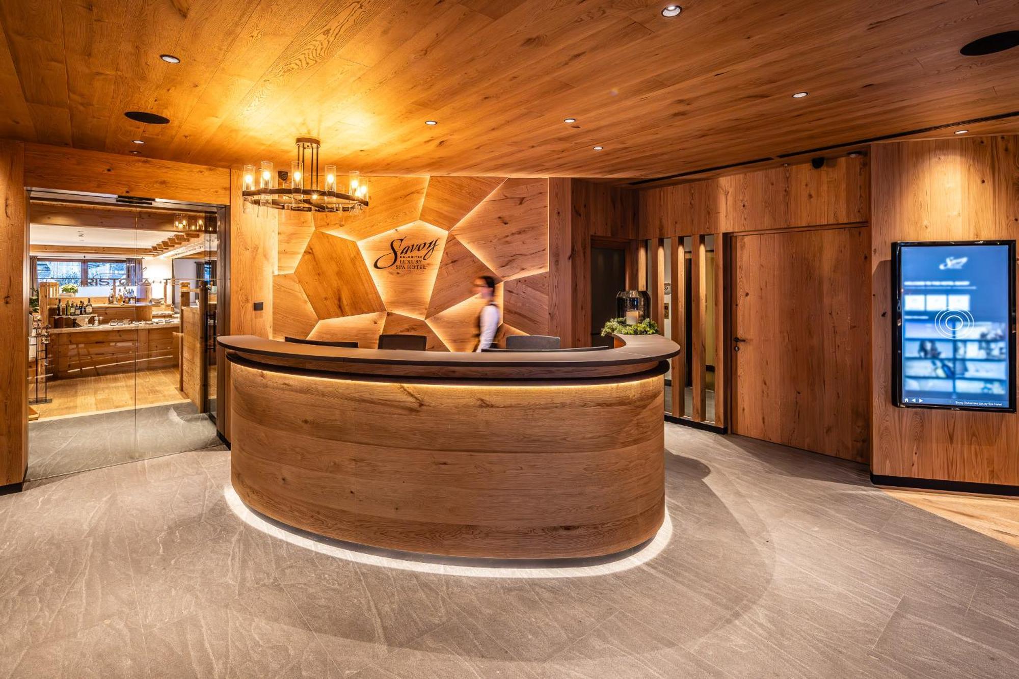 Savoy Dolomites Luxury & Spa Hotel Selva di Val Gardena Bagian luar foto