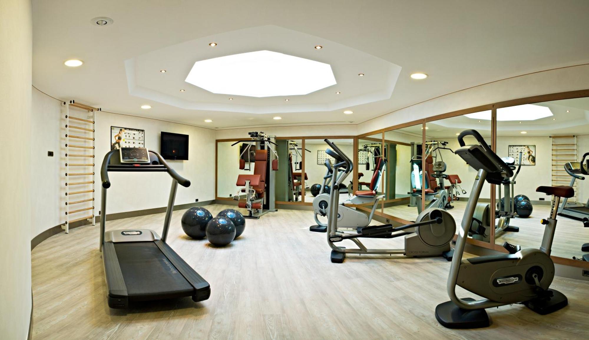 Savoy Dolomites Luxury & Spa Hotel Selva di Val Gardena Bagian luar foto