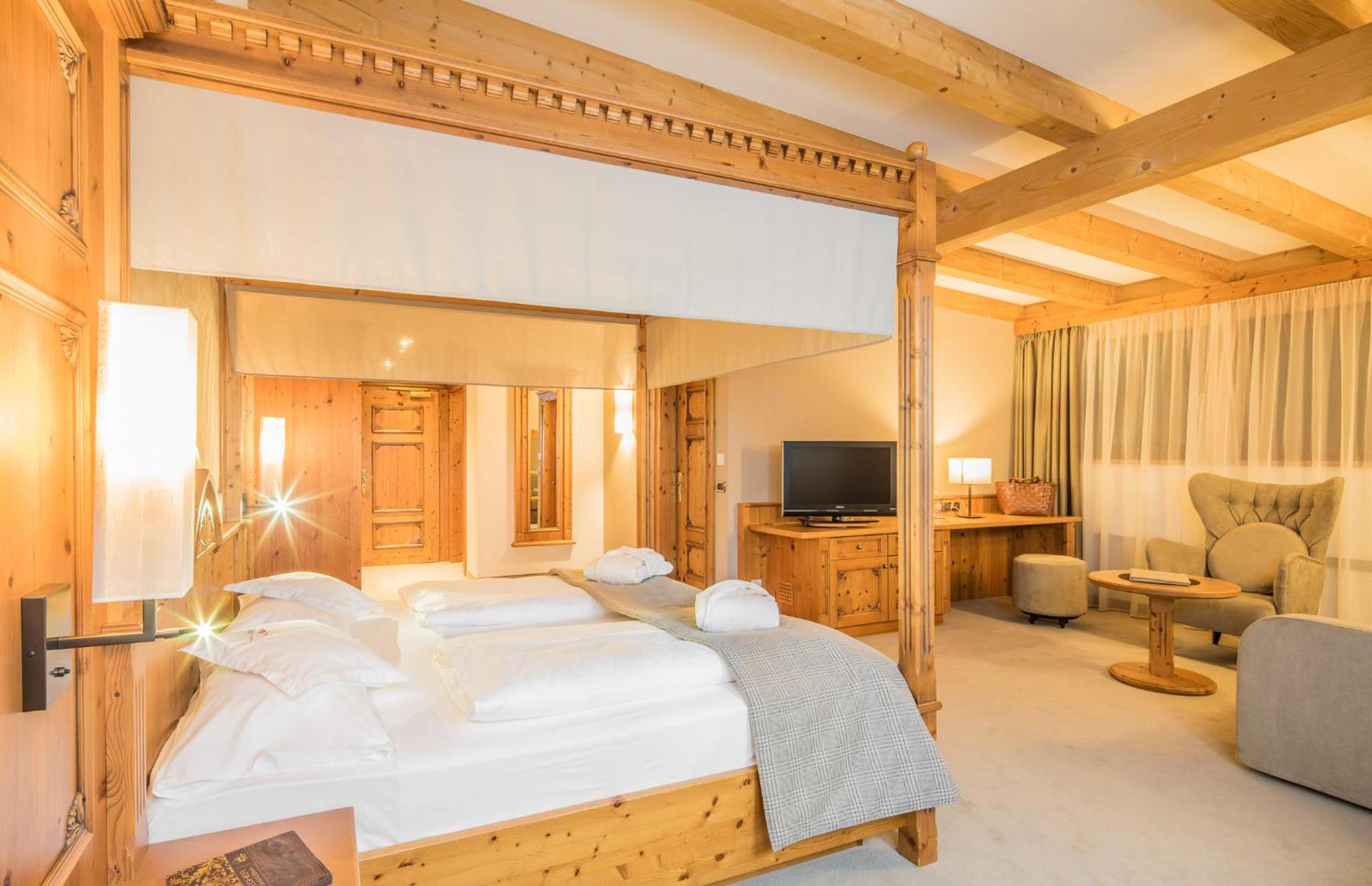 Savoy Dolomites Luxury & Spa Hotel Selva di Val Gardena Bagian luar foto