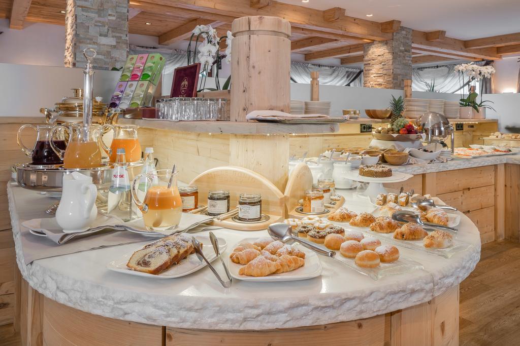 Savoy Dolomites Luxury & Spa Hotel Selva di Val Gardena Bagian luar foto
