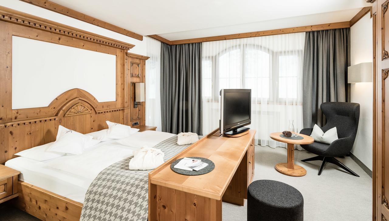 Savoy Dolomites Luxury & Spa Hotel Selva di Val Gardena Bagian luar foto