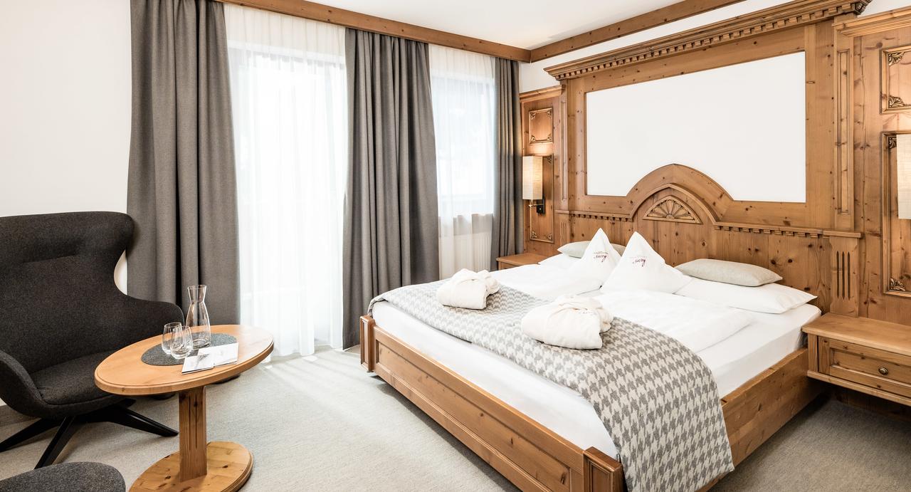 Savoy Dolomites Luxury & Spa Hotel Selva di Val Gardena Bagian luar foto