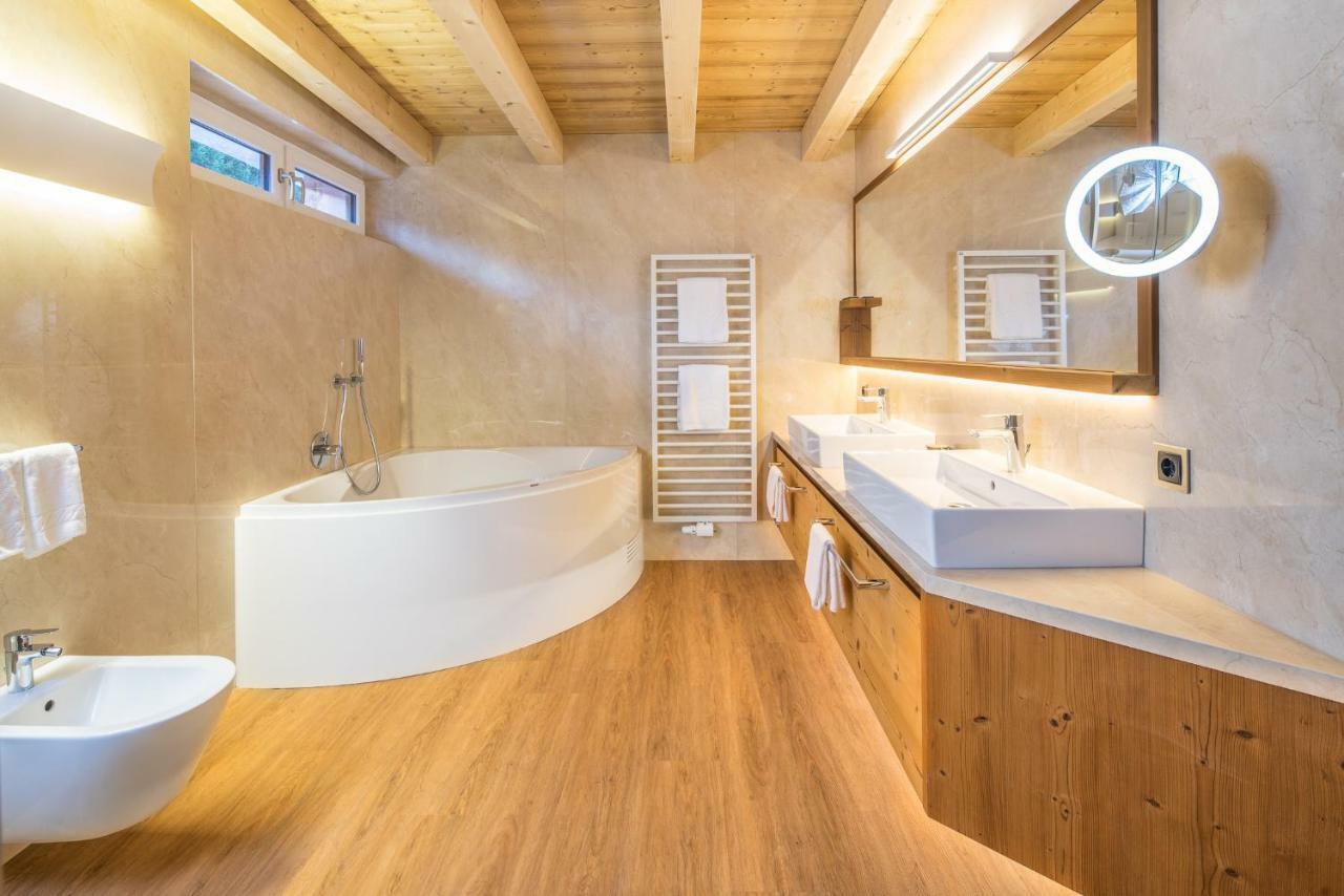 Savoy Dolomites Luxury & Spa Hotel Selva di Val Gardena Bagian luar foto
